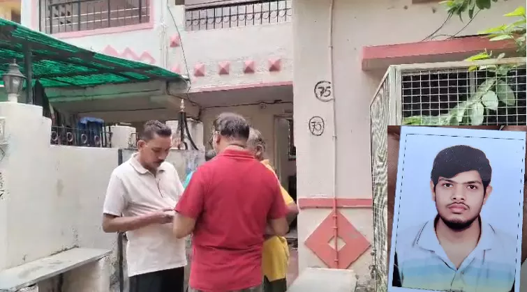CG News : सप्लीमेंट्री परीक्षा देकर लौटे 12वीं के छात्र ने लगाई फांसी, परिवार सदमे में CG News : सप्लीमेंट्री परीक्षा देकर लौटे 12वीं के छात्र ने लगाई फांसी, परिवार सदमे में