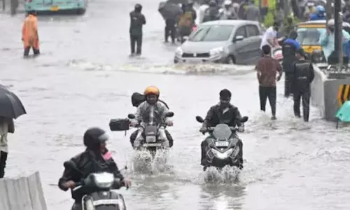 CG Weather Update: छत्तीसगढ़ में 48 घंटे भारी बारिश का अलर्ट, 5 ट्रेनें रद्द, महिला की मौत