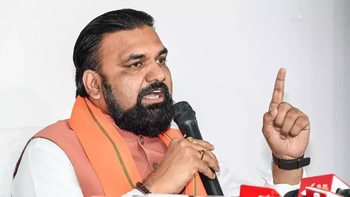 Bihar News : मुख्यमंत्री सम्राट चौधरी ने 551 मॉडल स्कूलों का शुभारंभ, बोले - राज्य में शिक्षा के क्षेत्र में क्रांतिकारी कदम Bihar News : मुख्यमंत्री सम्राट चौधरी ने 551 मॉडल स्कूलों का शुभारंभ, बोले - राज्य में शिक्षा के क्षेत्र में क्रांतिकारी कदम