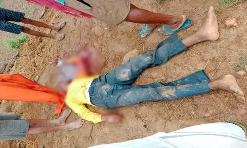 CG Crime : दिनदहाड़े अज्ञात लोगों ने हेडमास्टर की गला रेतकर की हत्या, पुलिस जांच में जुटी