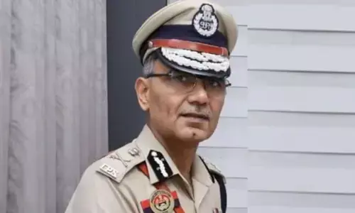 Tripura: त्रिपुरा के DGP अनुराग धनखड़ की संदिग्ध मौत, पुलिस मुख्यालय में मिला शव, मचा हड़कंप Tripura: त्रिपुरा के DGP अनुराग धनखड़ की संदिग्ध मौत, पुलिस मुख्यालय में मिला शव, मचा हड़कंप