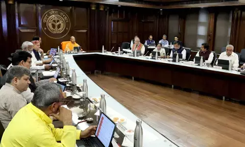 UP Cabinet : योगी कैबिनेट के 18 बड़े फैसले: छात्राओं को स्कूटी, महिलाओं के लिए हॉस्टल, नए एक्सप्रेसवे और इलेक्ट्रिक बसों को मंजूरी