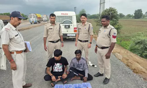 MP News : 8 अवैध पिस्टल और कारतूस के साथ दो गिरफ्तार, हथियार तस्करी के नेटवर्क की जांच हुई तेज MP News : 8 अवैध पिस्टल और कारतूस के साथ दो गिरफ्तार, हथियार तस्करी के नेटवर्क की जांच हुई तेज