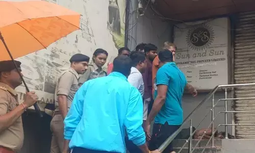 Raipur City Crime : महिला थाने से चंद कदम दूर युवक की खून से सनी लाश मिलने से फैली सनसनी, पुलिस जांच में जुटी