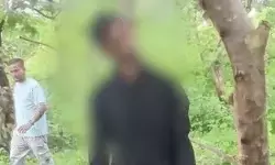 MP News : कर्ज के जाल में फंसे शेफ की पेड़ पर लटका मिला शव, सुसाइड नोट में सूदखोरों पर प्रताड़ना के गंभीर आरोप MP News : कर्ज के जाल में फंसे शेफ की पेड़ पर लटका मिला शव, सुसाइड नोट में सूदखोरों पर प्रताड़ना के गंभीर आरोप