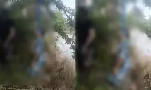 CG News : खेत में पेड़ से लटका मिला युवक का शव, कुछ देर बाद प्रेमिका ने भी उसी स्थान पर दी जान CG News : खेत में पेड़ से लटका मिला युवक का शव, कुछ देर बाद प्रेमिका ने भी उसी स्थान पर दी जान
