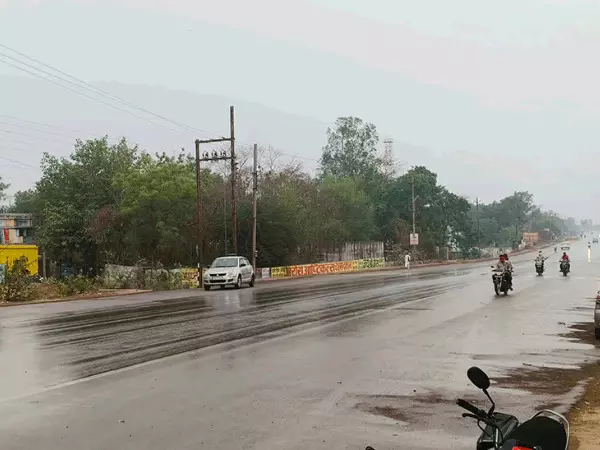 CG Weather Update: छत्तीसगढ़ में अगले 5 दिन बरसेंगे बादल, उत्तर और मध्य जिलों में बारिश का अलर्ट CG Weather Update: छत्तीसगढ़ में अगले 5 दिन बरसेंगे बादल, उत्तर और मध्य जिलों में बारिश का अलर्ट