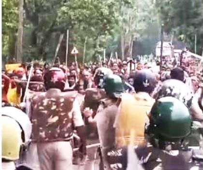 secl-madannagar-police-attack: एसईसीएल मदननगर कोयला खदान के सीमांकन के दौरान पुलिस पर हमला, एसडीओपी समेत कई जवान घायल