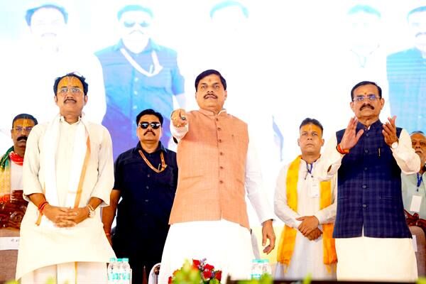 MP के 4 शहरों में बनेंगे फास्ट ट्रैक कोर्ट, सीएम मोहन यादव ने 210 करोड़ रुपये की सामाजिक सुरक्षा पेंशन भी की जारी
