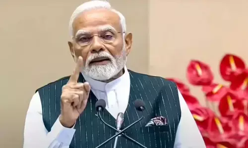 Mann Ki Baat: मन की बात में कारगिल के वीरों को पीएम मोदी ने किया नमन, जल संरक्षण और अंतरिक्ष शक्ति पर दिया बड़ा संदेश Mann Ki Baat: मन की बात में कारगिल के वीरों को पीएम मोदी ने किया नमन, जल संरक्षण और अंतरिक्ष शक्ति पर दिया बड़ा संदेश