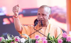 UP News : निजी स्कूलों के शिक्षकों को मिलेगा कैशलेस इलाज का लाभ, सरकारी स्कूलों के 10 लाख बच्चों को मिलेंगे 1,200 रूपये