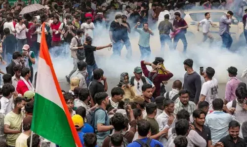 Delhi Police report: छात्रों के सांसद मार्च में झड़प क्यों हुई? दिल्ली पुलिस ने बताई पूरी कहानी Delhi Police report: छात्रों के सांसद मार्च में झड़प क्यों हुई? दिल्ली पुलिस ने बताई पूरी कहानी