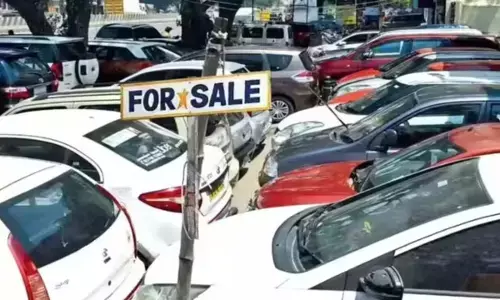 Second Hand Car Rules: सेकंड हैंड कार खरीदने वालों के लिए जरूरी खबर, 6 महीने में RC ट्रांसफर नहीं कराया तो डीलर के नाम हो जाएगी गाड़ी, सरकार ला रही नया नियम
