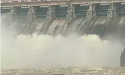 Odisha Flood: ओडिशा में बाढ़ के हालात, 1 लाख लोग हटाए गए, महानदी पर बना हीराकुड बांध ओवर फ्लो, छत्तीसगढ़ में भारी बारिश का अलर्ट