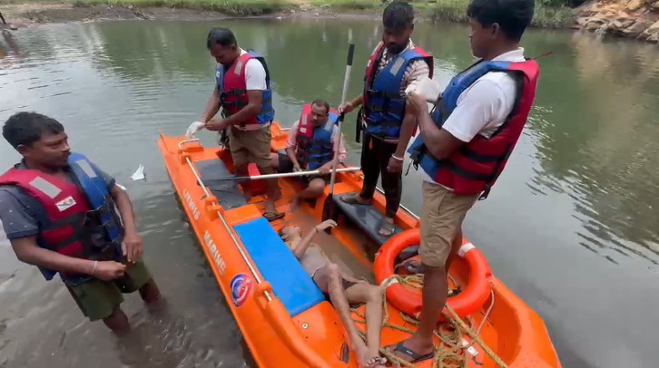 CG News : दमाऊधारा वाटरफॉल में फिसलकर गिरे युवक का शव 28 घंटे बाद बरामद, SDRF-DDRF ने चलाया रेस्क्यू ऑपरेशन