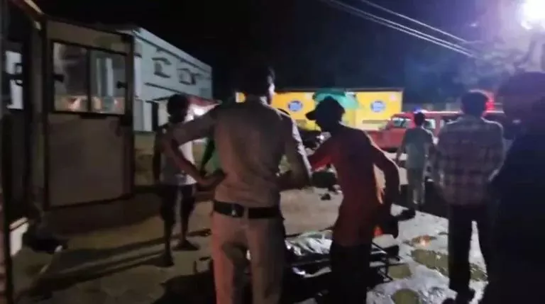 34056-untitled CG Crime : मामूली कहासुनी बनी खूनी संघर्ष, धारदार हथियार से युवक की हत्या, एक ही परिवार के लोगों पर आरोप