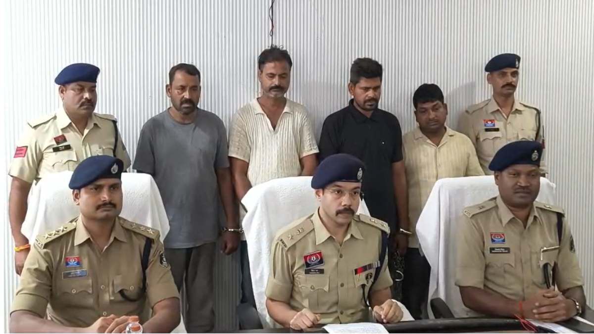 CG Robbery Case : AI और 1000 CCTV फुटेज ने दिलाई सफलता, 12 लाख की ज्वेलरी लूट का मास्टरमाइंड गैंग गिरफ्तार