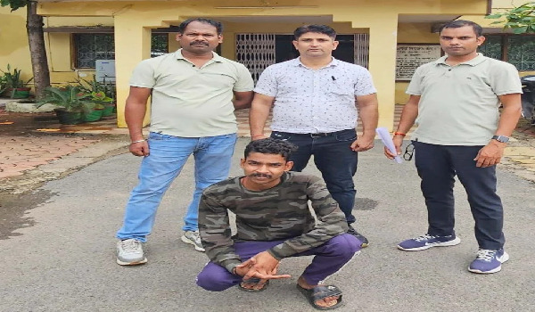 CG Cyber Crime : ऑनलाइन गेम की लत में आरक्षक बना साइबर ठग, साथी पुलिसकर्मी का मोबाइल चुराकर खाते से उड़ाए 4.87 लाख