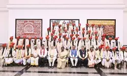 CG News: राष्ट्रपति भवन में बस्तर के मांझी-चालकी बने खास मेहमान, राष्ट्रपति ने खुद परोसा भोजन, अमित शाह, सीएम विष्णुदेव साय, विजय शर्मा और संस्कृति मंत्री राजेश अग्रवाल भी बने गवाह