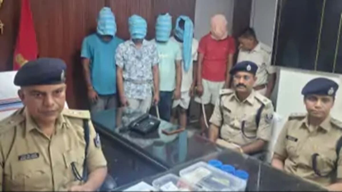 Bihar Crime : ज्वेलरी लूट के पैसों से खरीदी कार, हथियार सप्लायर और सोना खरीदने वाले ज्वैलर्स समेत 5 गिरफ्तार