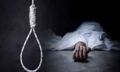CG News : 12वीं की छात्रा ने की आत्महत्या, बाथरूम में फंदे से लटका मिला शव, मोबाइल जांच में जुटी पुलिस