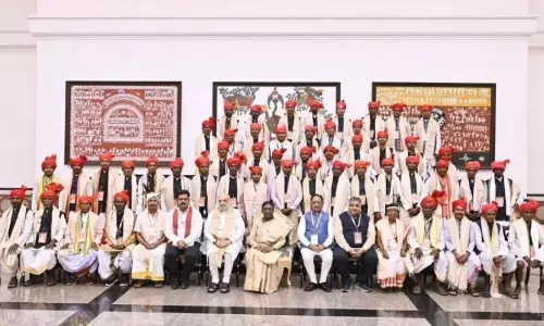 CG News: राष्ट्रपति भवन में बस्तर के मांझी-चालकी बने खास मेहमान, राष्ट्रपति ने खुद परोसा भोजन, अमित शाह, सीएम विष्णुदेव साय, विजय शर्मा और संस्कृति मंत्री राजेश अग्रवाल भी बने गवाह
