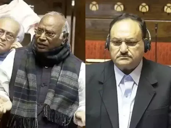 Rajya Sabha: राज्यसभा में गरमाई बहस, मनुस्मृति को लेकर आमने-सामने आए सत्ता पक्ष और विपक्ष, खरगे की टिप्पणी रिकॉर्ड से हटाई गई Rajya Sabha: राज्यसभा में गरमाई बहस, मनुस्मृति को लेकर आमने-सामने आए सत्ता पक्ष और विपक्ष, खरगे की टिप्पणी रिकॉर्ड से हटाई गई