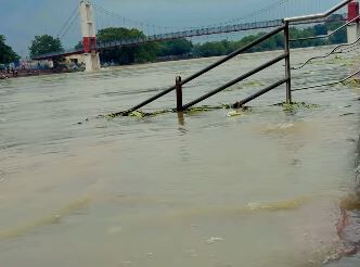Chhattisgarh weather update: दक्षिण छत्तीसगढ़ में भारी बारिश का अलर्ट, रायपुर में खारून नदी खतरे के निशान से ऊपर, जानें मौसम का हाल