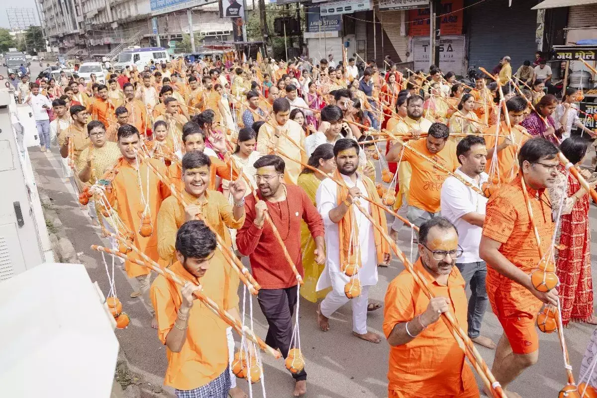 Raipur: 500 से अधिक शिवभक्तों की सहभागिता से अग्रवाल समाज की भव्य कांवड़ यात्रा संपन्न Raipur: 500 से अधिक शिवभक्तों की सहभागिता से अग्रवाल समाज की भव्य कांवड़ यात्रा संपन्न