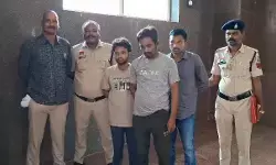 CG Crime : चोरी के मामले में ज्वेलरी कारोबारी समेत 5 गिरफ्तार, 96 से ज्यादा मामलों से जुड़ा निकला गिरोह CG Crime : चोरी के मामले में ज्वेलरी कारोबारी समेत 5 गिरफ्तार, 96 से ज्यादा मामलों से जुड़ा निकला गिरोह