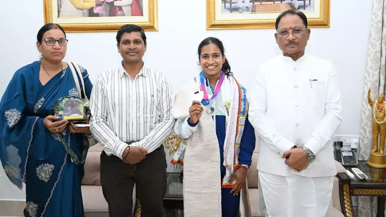 CG News : ग्लास्गो कॉमनवेल्थ में सिल्वर मेडल जीतने वाली ज्ञानेश्वरी यादव को बड़ा सम्मान, CM साय ने किया DSP पद पर प्रमोशन का ऐलान