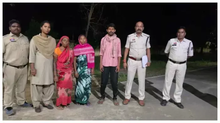 CG Crime : प्रेम संबंध और जमीन विवाद बना खूनी साजिश, मां की हत्या के बाद बेटे ने छिपाया शव, तीन गिरफ्तार