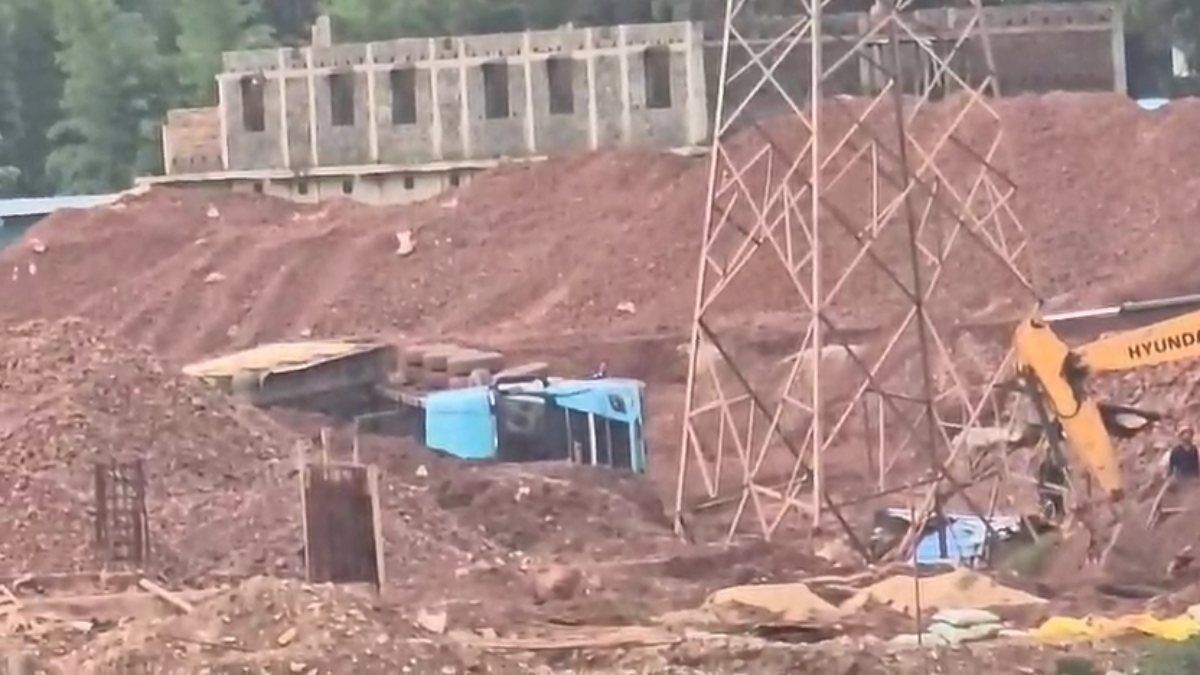 CG News : एल्युमिनियम रिफाइनरी प्लांट में बड़ा हादसा, हाइड्रोलिक ट्रक पलटने से चालक की मौत