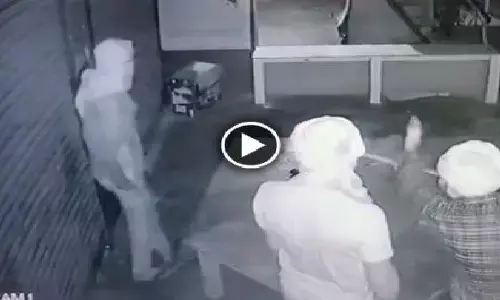UP Crime : एक ही रात में 5 सर्राफा दुकानों पर धावा, 10 लाख से ज्यादा के जेवर और नकदी चोरी
