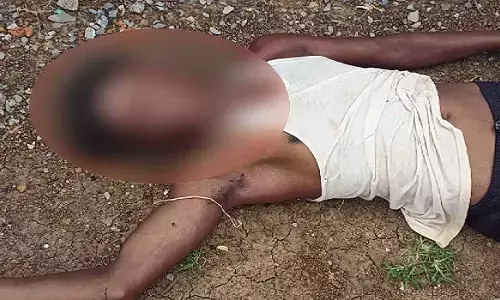 Crime News : तालाब किनारे चौकीदार की संदिग्ध मौत, हत्या की आशंका से जांच शुरू