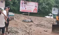 Uttarakhand : उत्तराखंड में भारी बारिश से तबाही, केदारनाथ हाईवे पर मलबे में दबे कई वाहन, यमुनोत्री-गंगोत्री मार्ग पर भूस्खलन