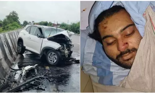 Up Breaking : सड़क हादसे में माफिया अतीक अहमद के छोटे बेटे अबान की मौत, मौके पर पहुंची पुलिस Up Breaking : सड़क हादसे में माफिया अतीक अहमद के छोटे बेटे अबान की मौत, मौके पर पहुंची पुलिस