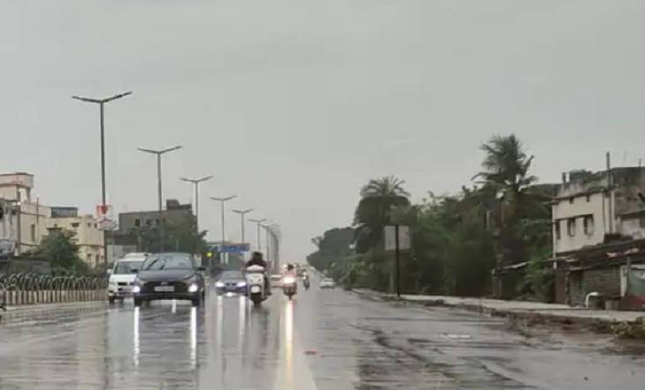 CG Weather : छत्तीसगढ़ में अगले 2 दिन बारिश का दौर जारी, 24 जिलों में तेज हवा के साथ अलर्ट