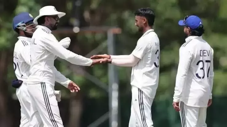 IND vs SL: श्रीलंका क्रिकेट इलेवन ने पहले दिन बनाए 363/8, जडेजा-कुलदीप और मानव के नाम दो-दो विकेट