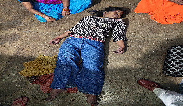 MP Crime : 13 साल की छात्रा की संदिग्ध मौत, फंदे से लटकी मिली लाश, नस कटी और शरीर पर चोट के निशान
