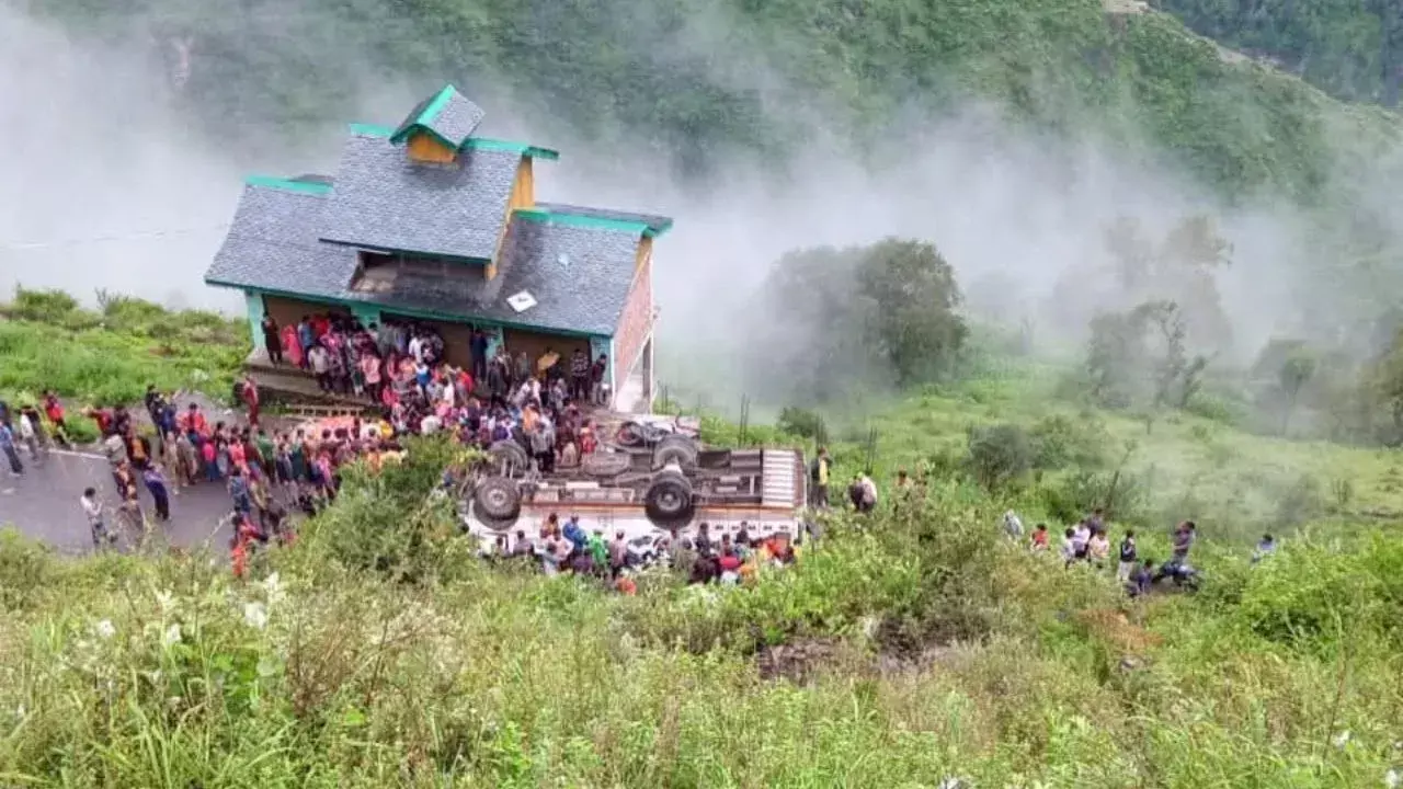 Chamba Bus Accident: हिमाचल के चंबा में भीषण हादसा : खाई में गिरी बस; 7 लोगों की मौत, 11 घायल