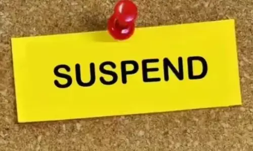 Headmaster Suspended : स्कूल में नशे की हालत में मिले प्रधानपाठक पर गिरी गाज, DEO ने किया निलंबित