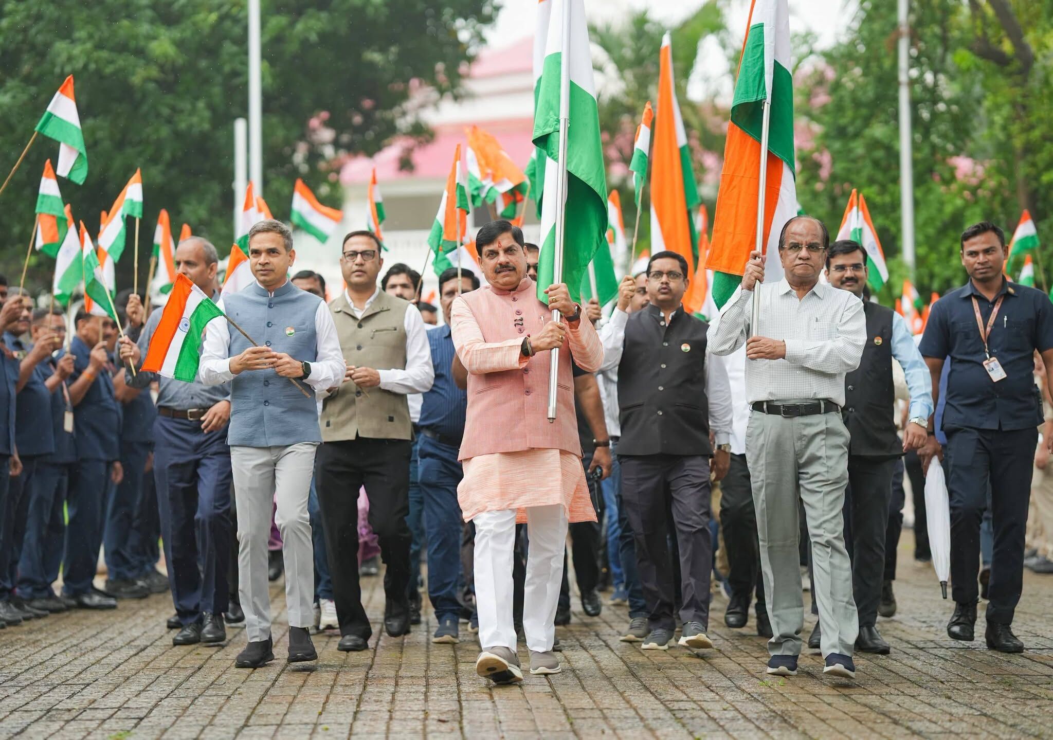 Tiranga Yatra: टीटी नगर स्टेडियम से सीएम डॉ. मोहन यादव ने तिरंगा यात्रा का किया शुभारंभ, युवाओं से आजीवन राष्ट्रसेवा का लिया संकल्प