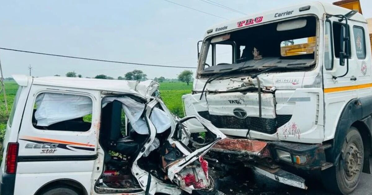 MP Accident : महाकाल दर्शन कर गुजरात लौट रहे श्रद्धालुओं की ईको को कंटेनर ने मारी टक्कर, 6 की मौत