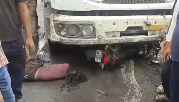 CG Accident : कोयला लदे ट्रक ने बाइक को मारी जोरदार टक्कर, युवती की मौत, युवक गंभीर