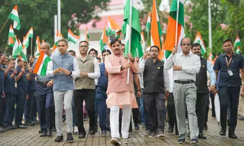 Tiranga Yatra: टीटी नगर स्टेडियम से सीएम डॉ. मोहन यादव ने तिरंगा यात्रा का किया शुभारंभ, युवाओं से आजीवन राष्ट्रसेवा का लिया संकल्प