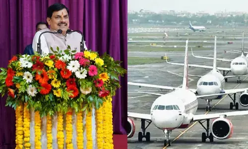 MP News : मध्यप्रदेश के एयर कनेक्टिविटी नेटवर्क को मिली नई उड़ान, CM डॉ. मोहन यादव ने चार नई फ्लाइट्स को दिखाई हरी झंडी