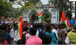 Jharkhand Student Protest Live: पहला बैरिकेड लांघकर प्रदर्शनकारी छात्र आगे बढ़े, रांची में विधानसभा मार्च को रोकने के लिए पुलिस मुस्तैद Jharkhand Student Protest Live: पहला बैरिकेड लांघकर प्रदर्शनकारी छात्र आगे बढ़े, रांची में विधानसभा मार्च को रोकने के लिए पुलिस मुस्तैद