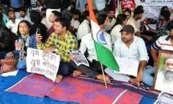 JPSC-JSSC प्रदर्शन के दौरान पुलिस के हाथ में दिखी पेंटबॉल गन और पैलेट गन, जानें कौन-सी है ज्यादा खतरनाक JPSC-JSSC प्रदर्शन के दौरान पुलिस के हाथ में दिखी पेंटबॉल गन और पैलेट गन, जानें कौन-सी है ज्यादा खतरनाक