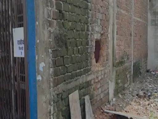 Raipur City Crime : ज्वेलर्स दुकान पर बड़ा धावा, दीवार में छेद कर घुसे चोर, 20 किलो चांदी समेत लाखों का माल पार